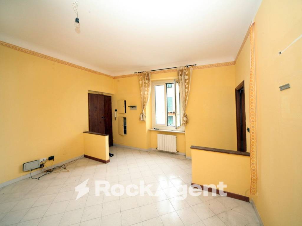 appartamento in vendita a Genova in zona Pontedecimo