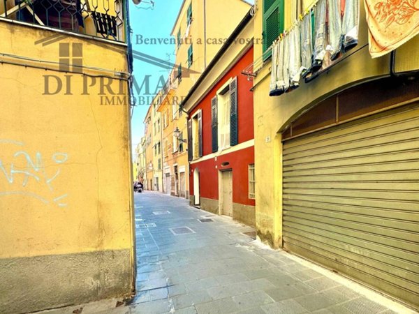 casa indipendente in vendita a Genova in zona Sestri Ponente