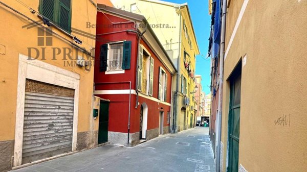 casa indipendente in vendita a Genova in zona Sestri Ponente