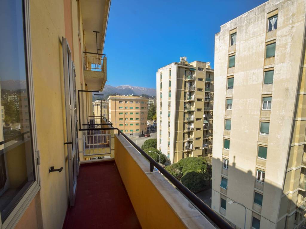 appartamento in vendita a Genova in zona Voltri