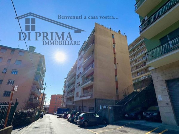 appartamento in vendita a Genova in zona Sestri Ponente