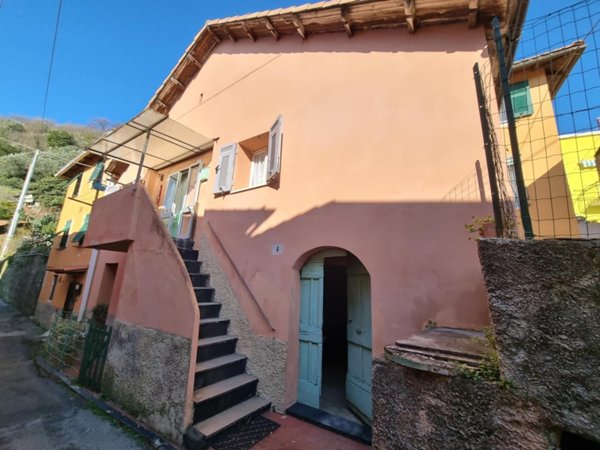 casa indipendente in vendita a Genova in zona Struppa