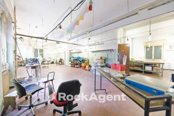 locale commerciale in vendita a Genova in zona San Desiderio