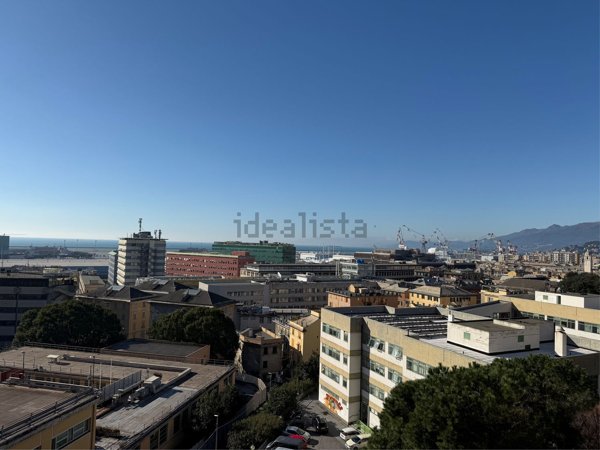 appartamento in vendita a Genova in zona Sestri Ponente