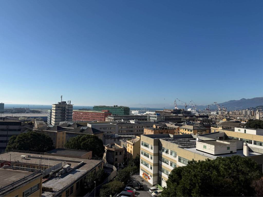 appartamento in vendita a Genova in zona Sestri Ponente