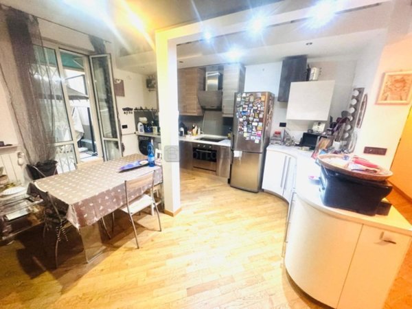 appartamento in vendita a Genova in zona Quarto dei Mille