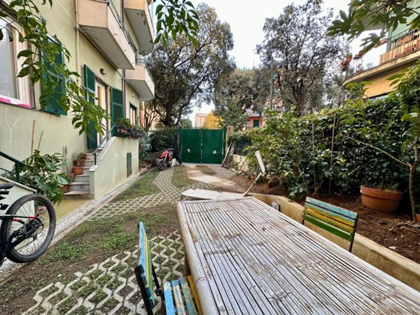 casa indipendente in vendita a Genova in zona Albaro