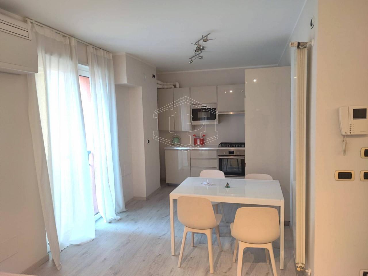 appartamento in vendita a Genova in zona Sestri Ponente