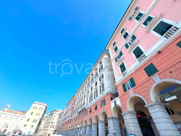 appartamento in vendita a Genova in zona Sottoripa / Maddalena / Molo