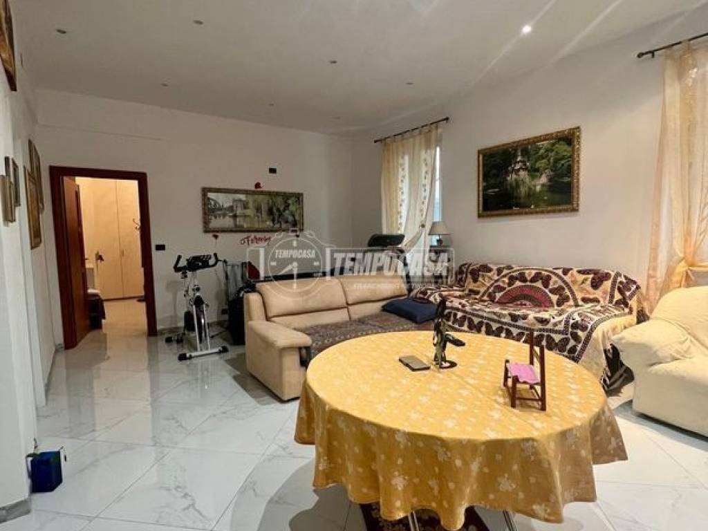 appartamento in vendita a Genova in zona Sottoripa / Maddalena / Molo