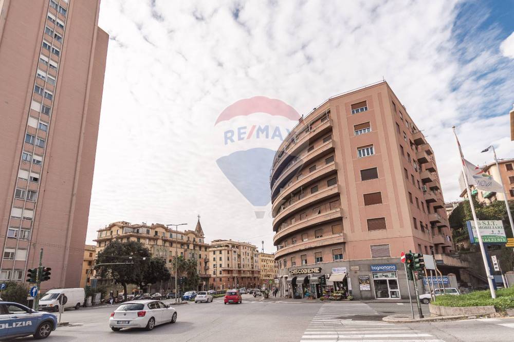 appartamento in vendita a Genova in zona Sampierdarena