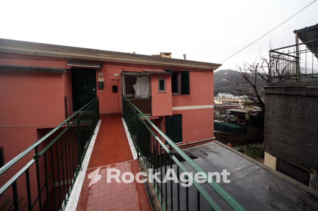 appartamento in vendita a Genova in zona Bolzaneto