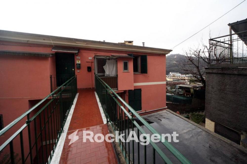 appartamento in vendita a Genova in zona Bolzaneto