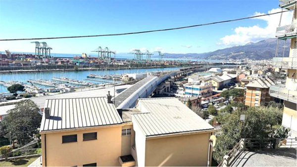 appartamento in vendita a Genova in zona Pegli