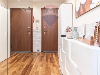 appartamento in vendita a Genova in zona Rivarolo