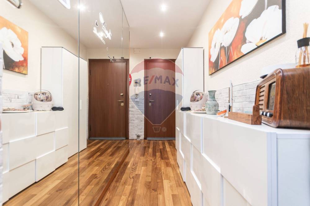 appartamento in vendita a Genova in zona Rivarolo