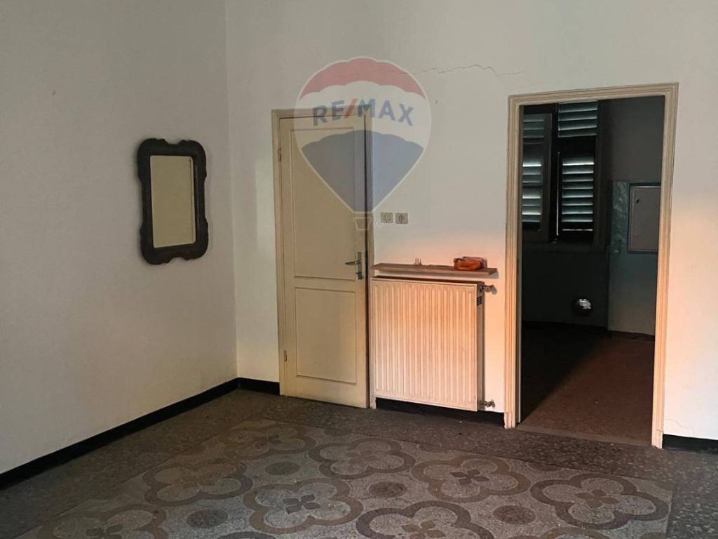 appartamento in vendita a Genova in zona Rivarolo