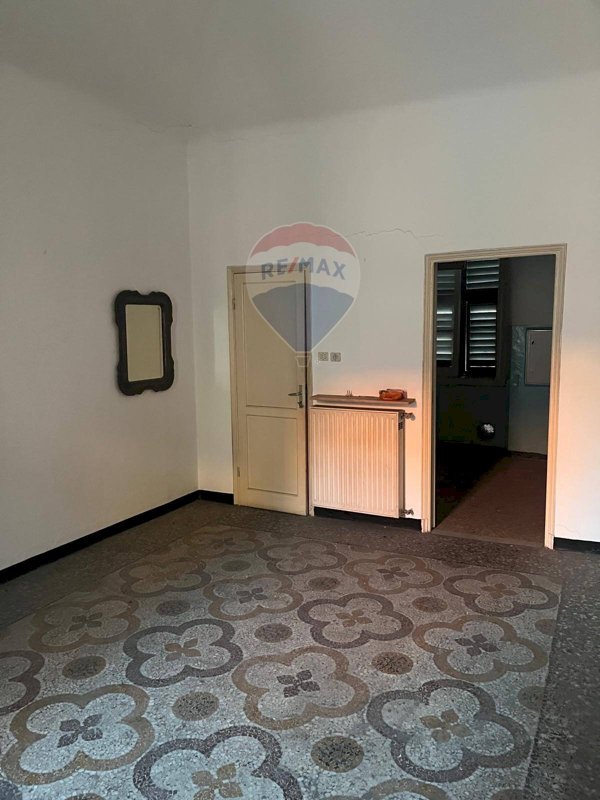 appartamento in vendita a Genova in zona Rivarolo
