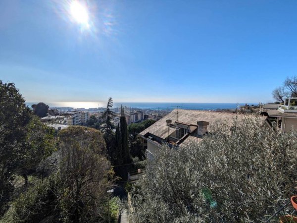 casa indipendente in vendita a Genova in zona Castelletto