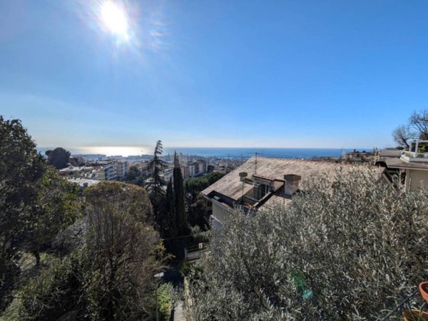 casa indipendente in vendita a Genova in zona Castelletto
