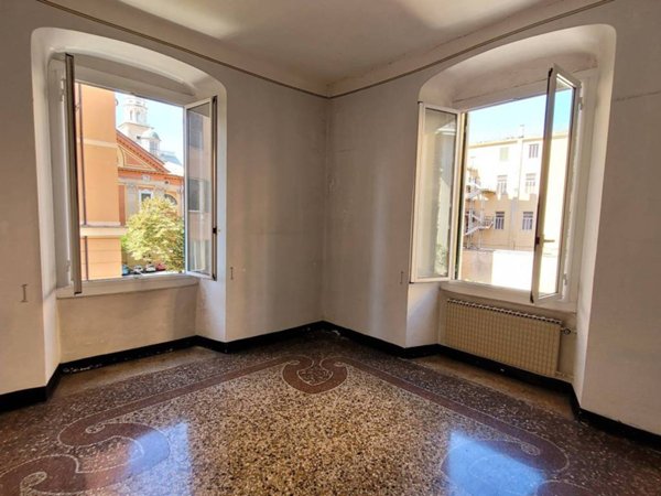 appartamento in vendita a Genova in zona Carignano