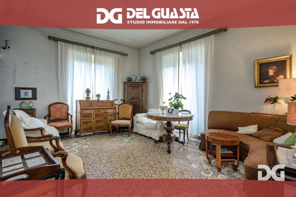 appartamento in vendita a Genova in zona Castelletto