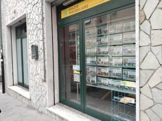 negozio in vendita a Genova in zona Palmaro / Pra'