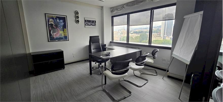 ufficio in vendita a Genova in zona Foce