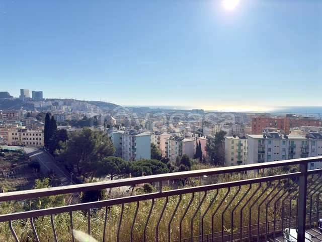 appartamento in vendita a Genova in zona Sestri Ponente