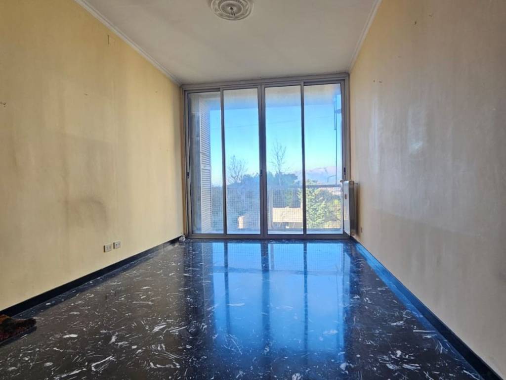 appartamento in vendita a Genova in zona Sestri Ponente