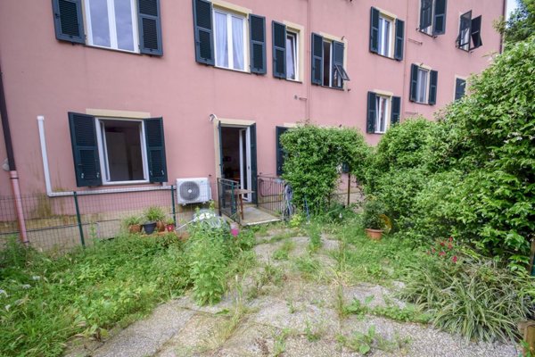 appartamento in vendita a Genova in zona Crevari