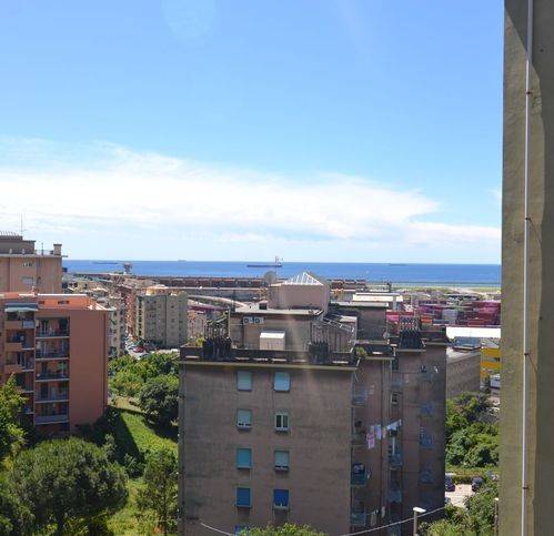 appartamento in vendita a Genova in zona Sestri Ponente