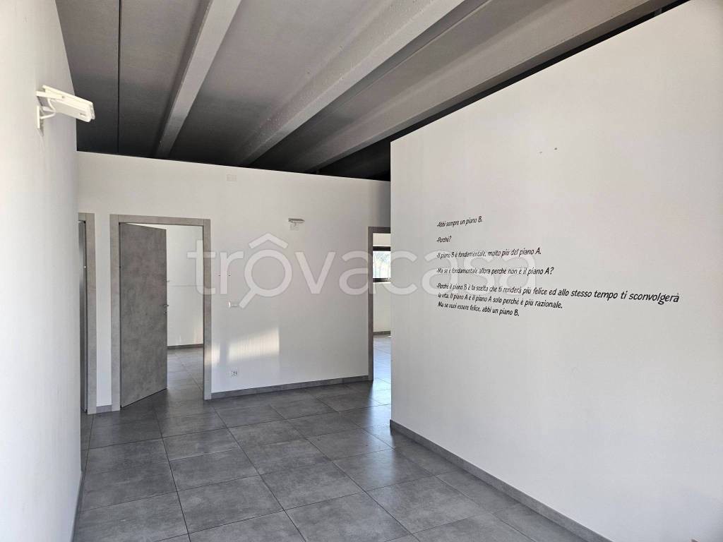 ufficio in vendita a Genova in zona Molassana