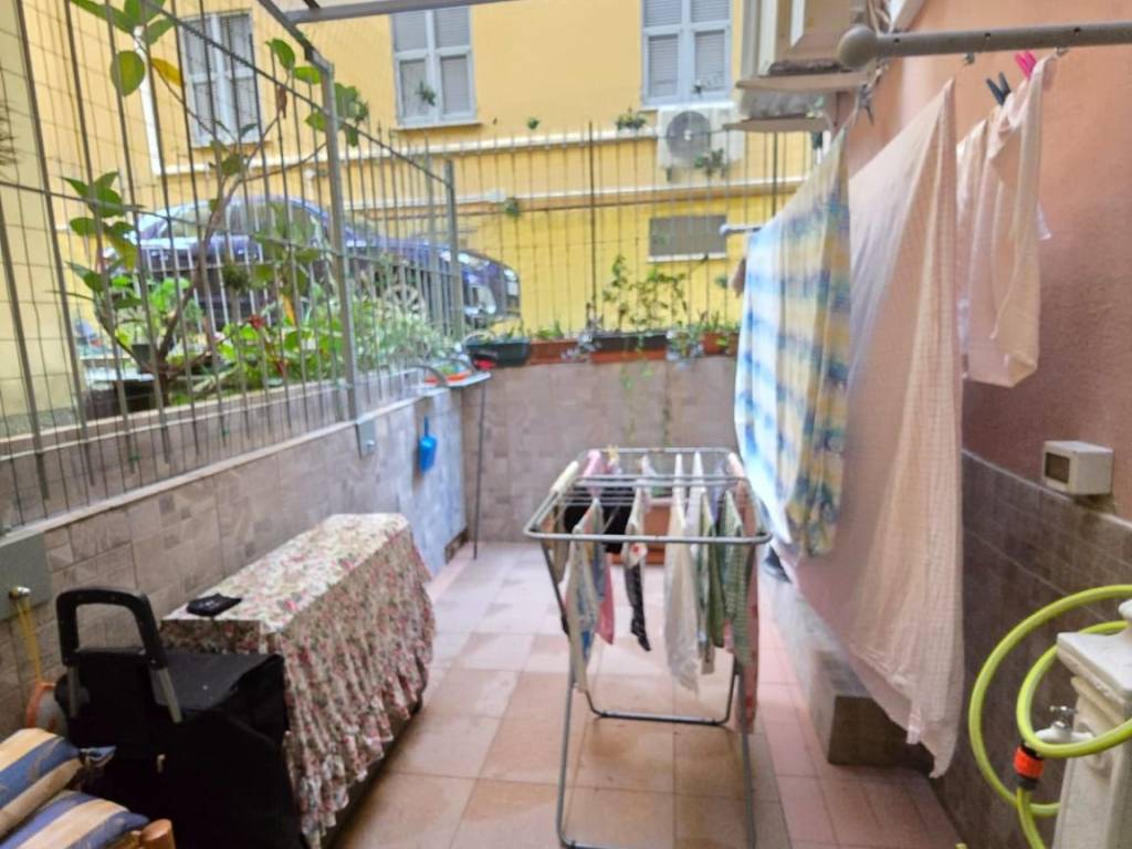 appartamento in vendita a Genova in zona Sestri Ponente