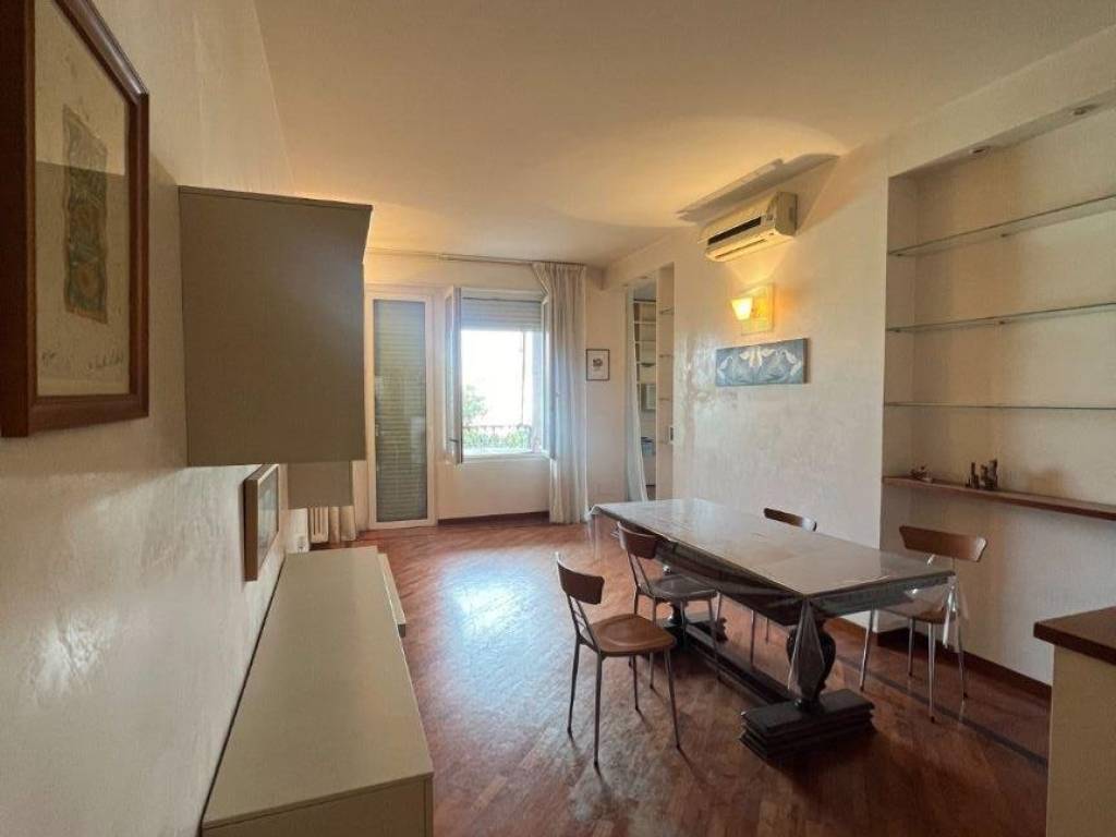 appartamento in vendita a Genova in zona Sturla