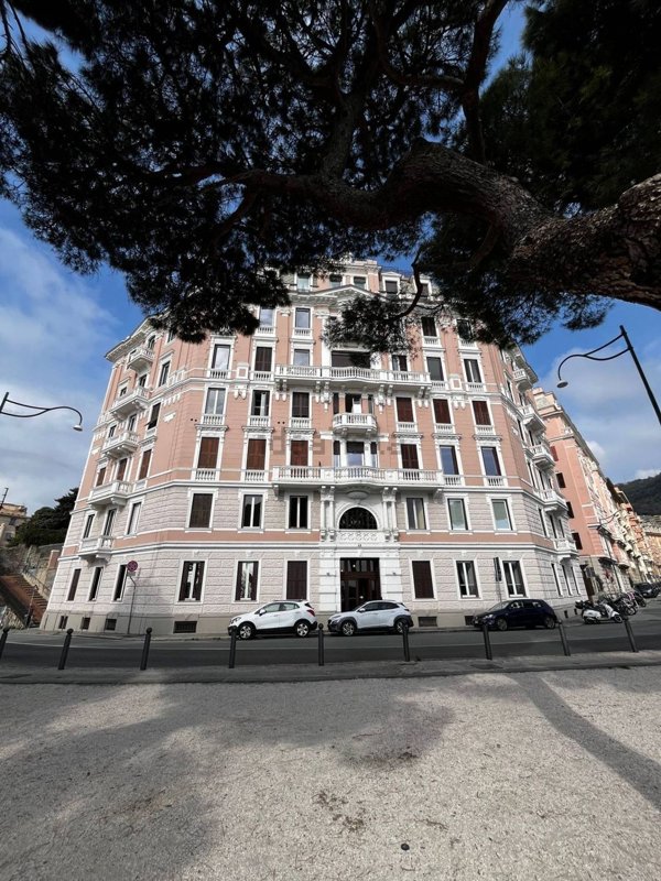 appartamento in vendita a Genova in zona Castelletto