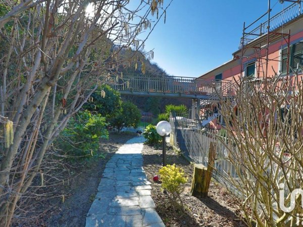 casa indipendente in vendita a Genova in zona Molassana