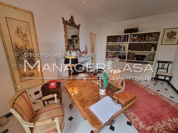 casa indipendente in vendita a Genova in zona Castelletto