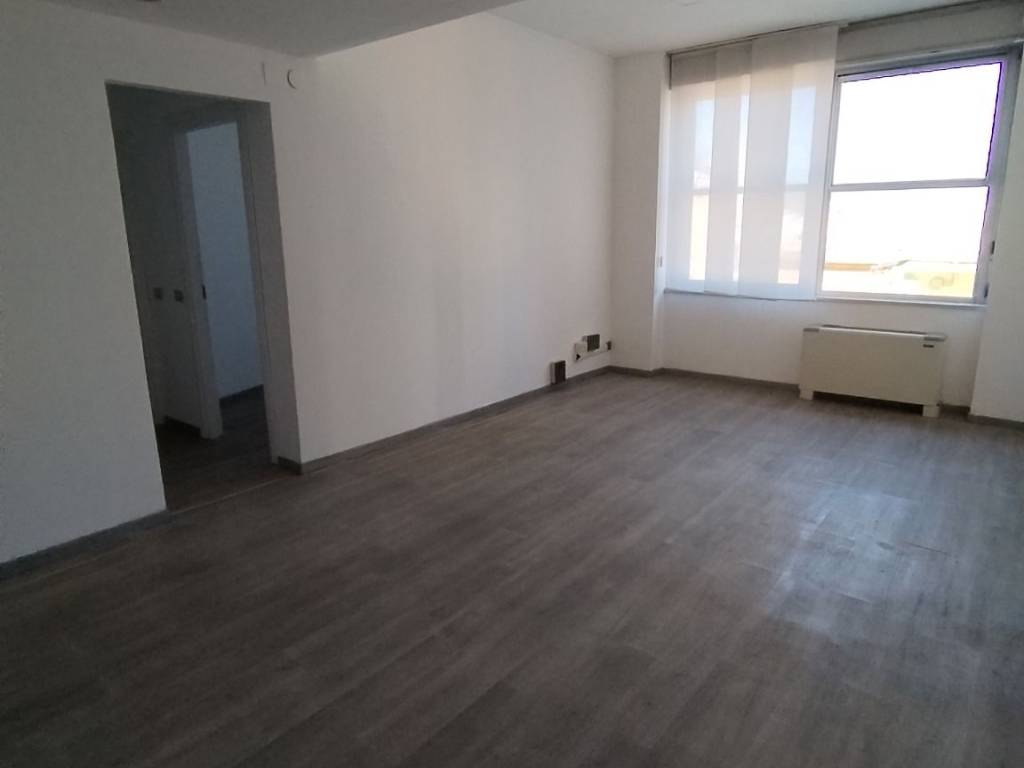 ufficio in vendita a Genova in zona Sampierdarena