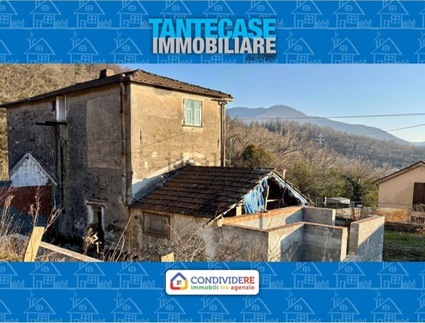 casa indipendente in vendita a Genova in zona Struppa