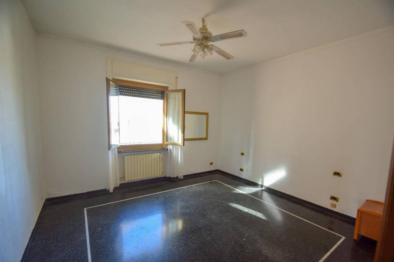 appartamento in vendita a Genova in zona Palmaro / Pra'