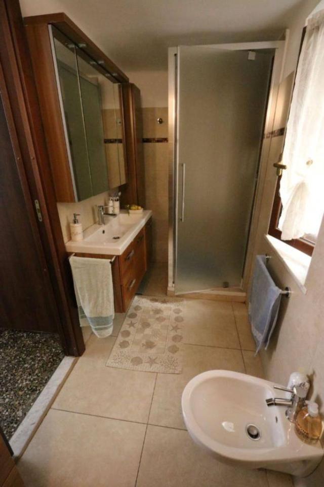 appartamento in vendita a Genova in zona Certosa