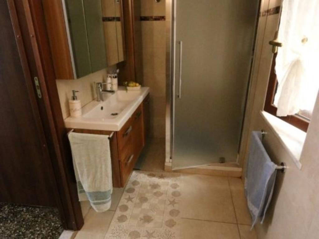 appartamento in vendita a Genova in zona Certosa