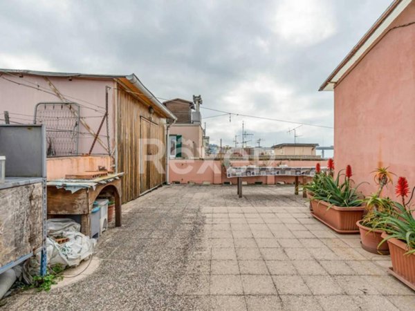 appartamento in vendita a Genova in zona Certosa