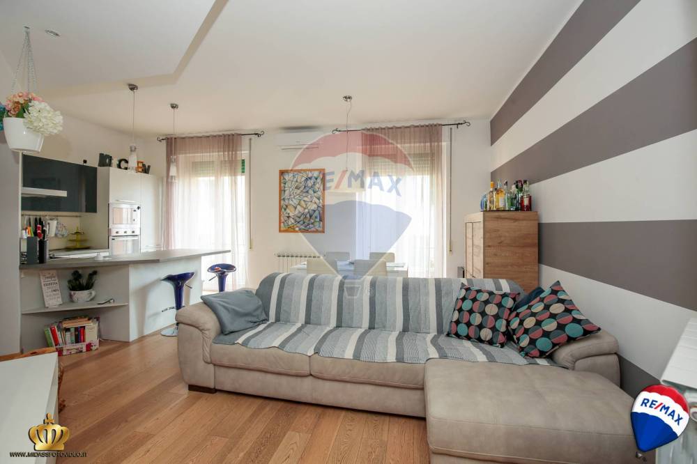 appartamento in vendita a Genova in zona Sestri Ponente