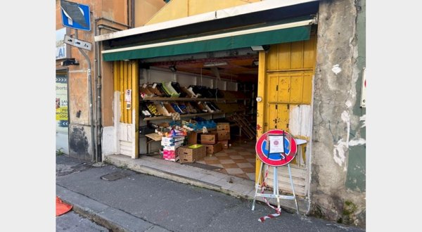 locale commerciale in vendita a Genova