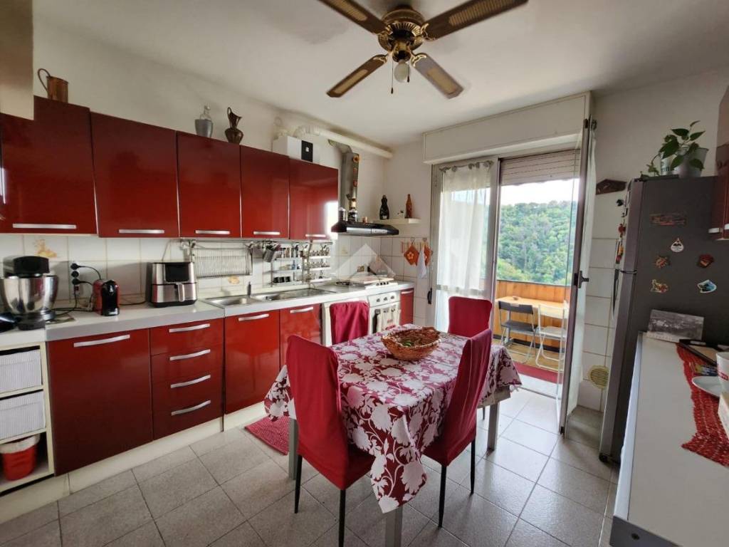 appartamento in vendita a Genova in zona Rivarolo