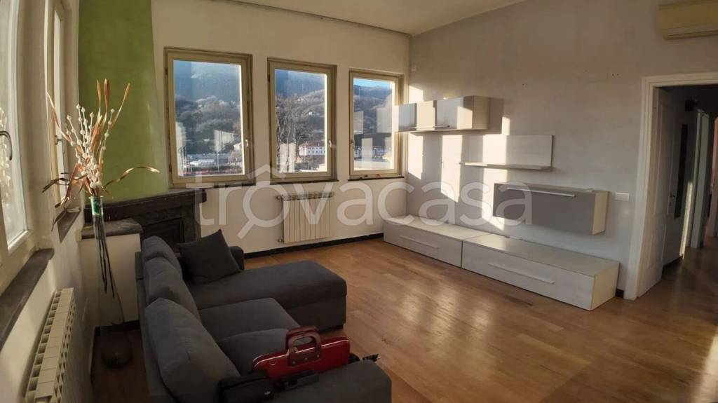 appartamento in vendita a Genova in zona Rivarolo