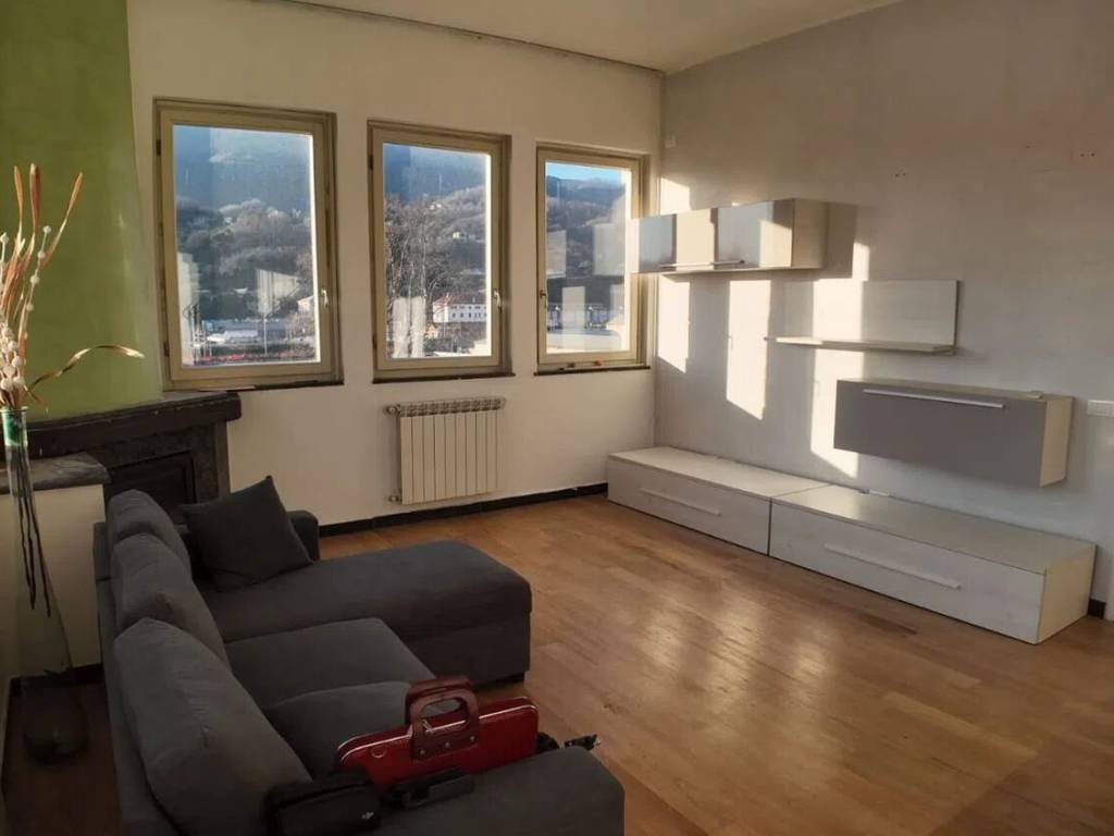 appartamento in vendita a Genova in zona Rivarolo