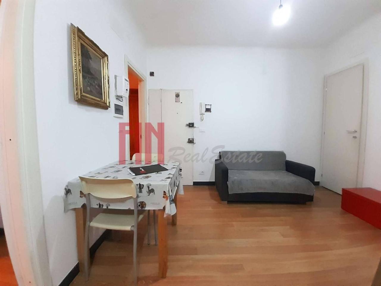 appartamento in vendita a Genova in zona Sestri Ponente